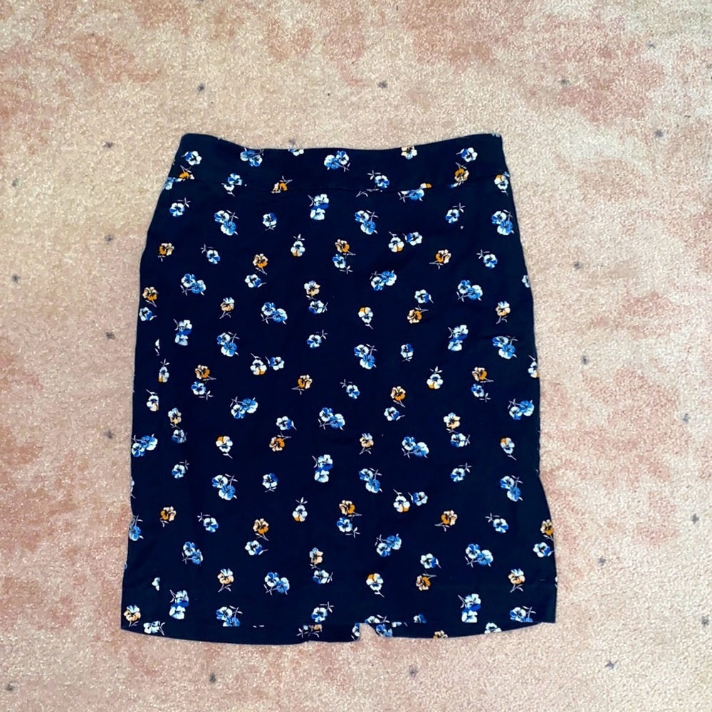 Ann Taylor pencil skirt size: 6P